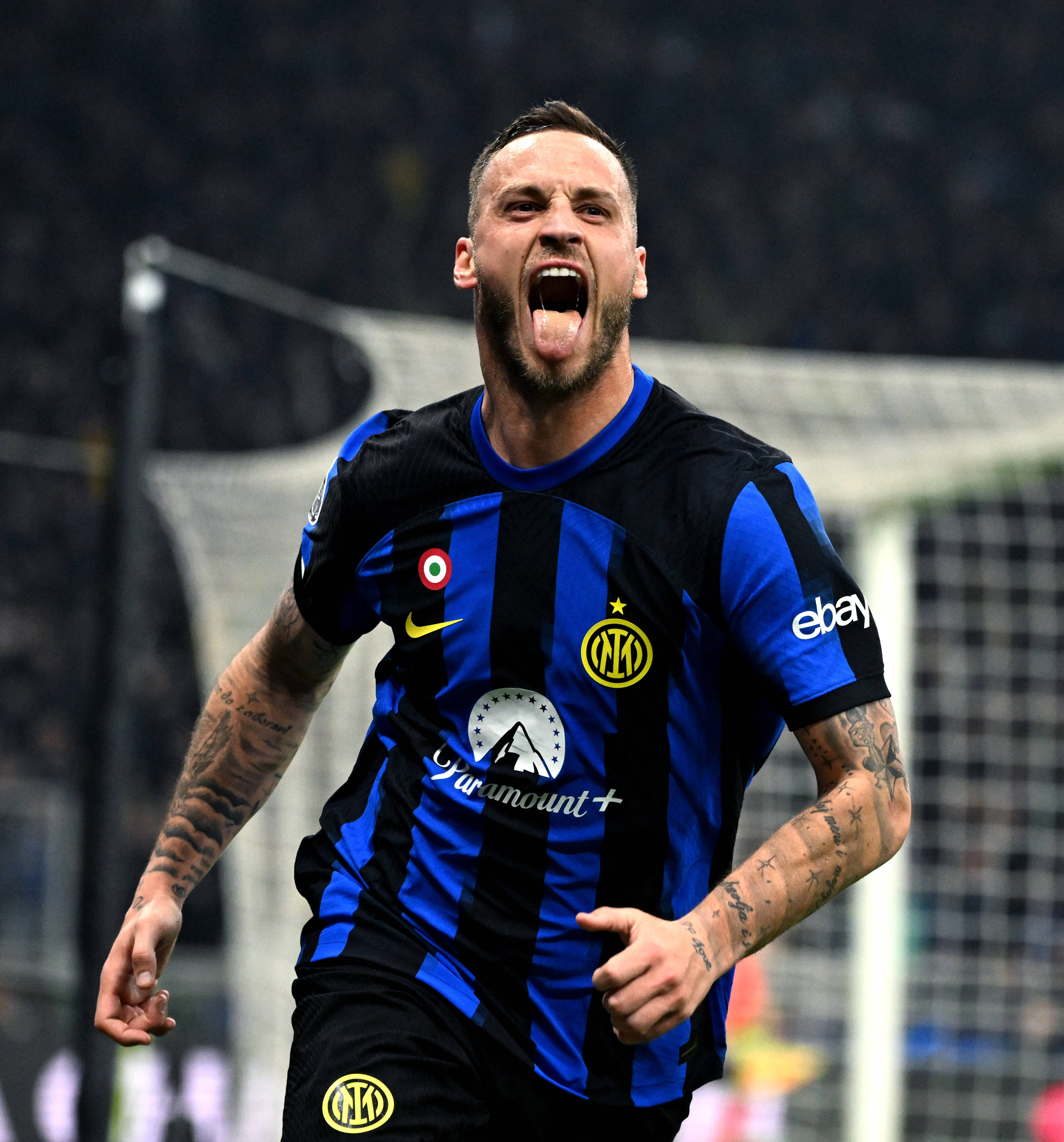 意外！上港又拒绝派最强阵容踢本轮亚冠，至少五名主力无法出战（意外再现：上港本轮亚冠非最强出击，至少五名主力缺阵）