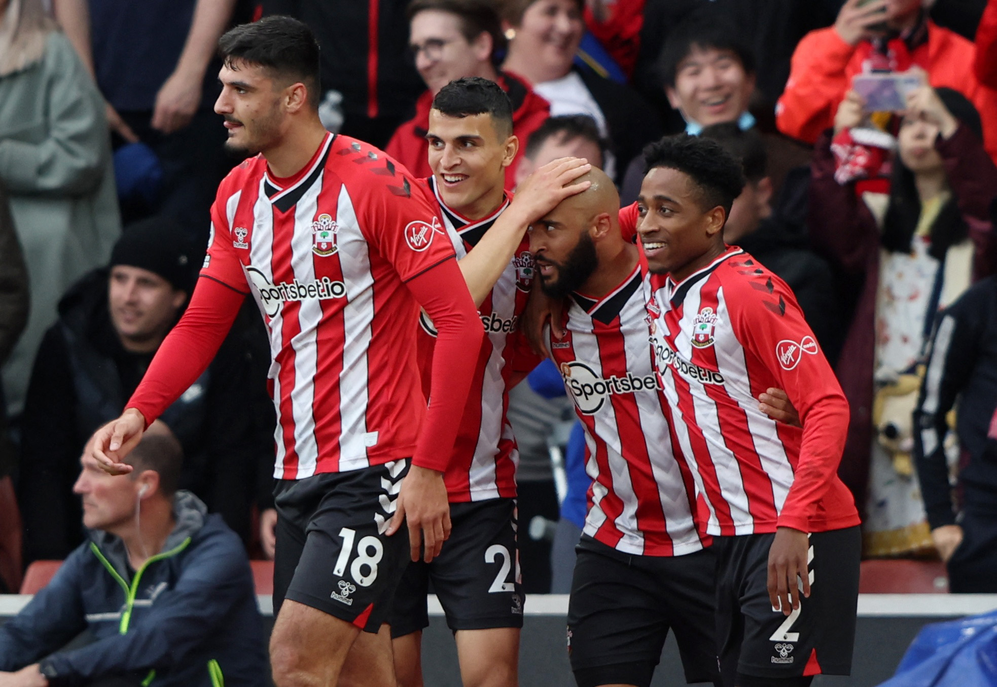 西甲战报：博耶点射制胜，阿拉维斯1-0险胜皇家社会（西甲：博耶点球制胜，阿拉维斯1-0力克皇家社会）