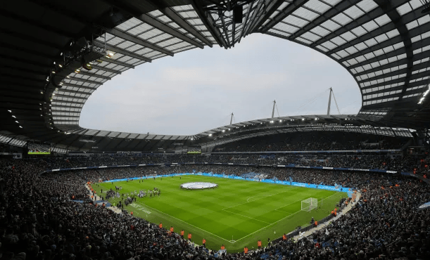 巴萨官方：美国服装品牌AMIRI成为俱乐部官方正装合作伙伴（巴萨官宣AMIRI成俱乐部官方正装合作伙伴）