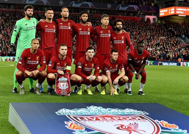 亚马尔父亲比赛中多次挑衅贝蒂斯球迷，最终被安保带走（亚马尔父亲在比赛中屡次挑衅贝蒂斯球迷，最终被安保人员带离现场）