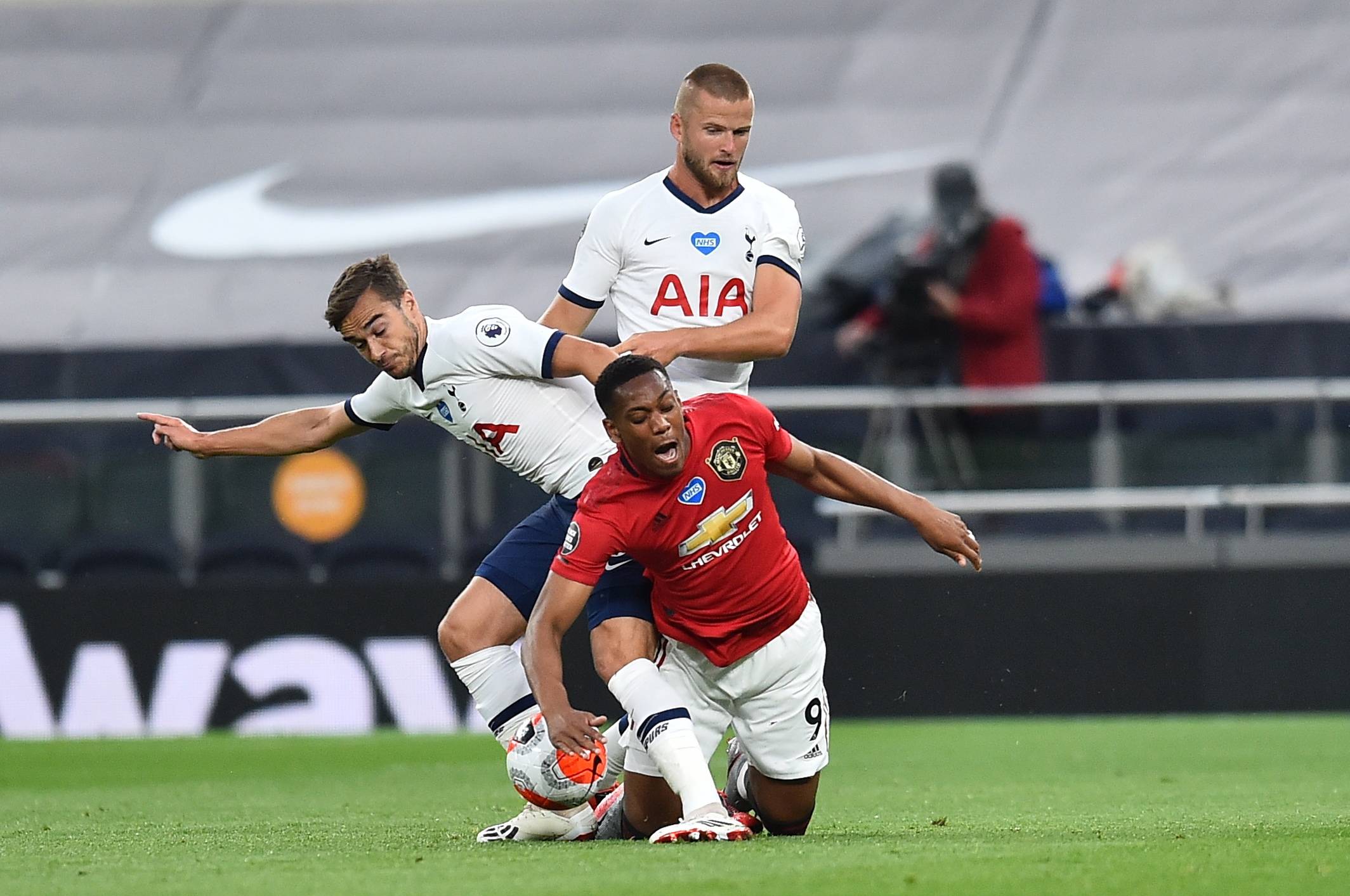 深圳新鹏城官方：向大埔火灾中不幸罹难的人士致以深切哀悼（深圳新鹏城官方：对大埔火灾遇难者致以深切哀悼）