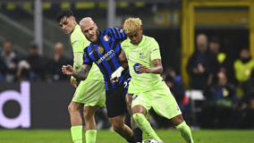 多方消息：萨利巴没有被拍到随队前往维拉公园球场（多家消息源：未见萨利巴随队赴维拉公园球场）