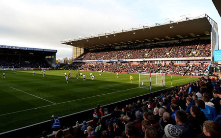 穆斯卡特：林加德表现很好，但吾米提江和他表现至少一样好（穆斯卡特：林加德发挥不俗，吾米提江的表现至少不逊于他）