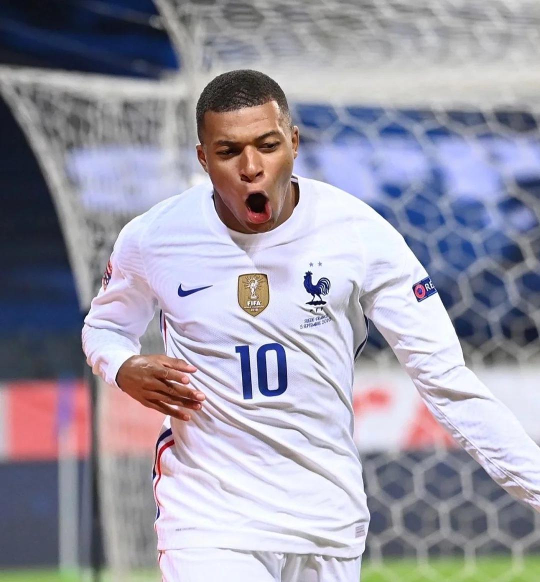 英国机构开狼队新帅赔率：罗杰斯居首，滕哈格紧随其后