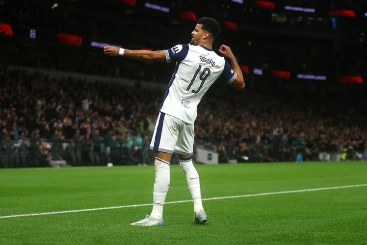 惊喜，曼联17岁青训小将詹姆斯-奥弗里入选澳大利亚国家队（澳大利亚国家队征召曼联17岁青训新星詹姆斯-奥弗里）