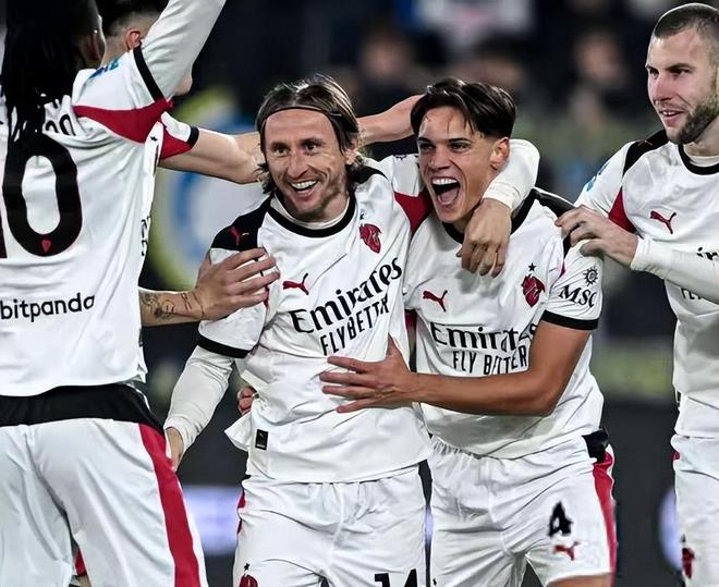 勒沃库森vs多特：希克PK吉拉西；阿德耶米、萨比策首发（勒沃库森对阵多特：希克对飙吉拉西，阿德耶米与萨比策先发）