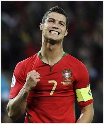 孔蒂：德佬说这是真正领袖带领下的胜利？总感觉是在说他自己（孔蒂回击德佬：所谓“真正领袖”的胜利，听起来像在说他自己）