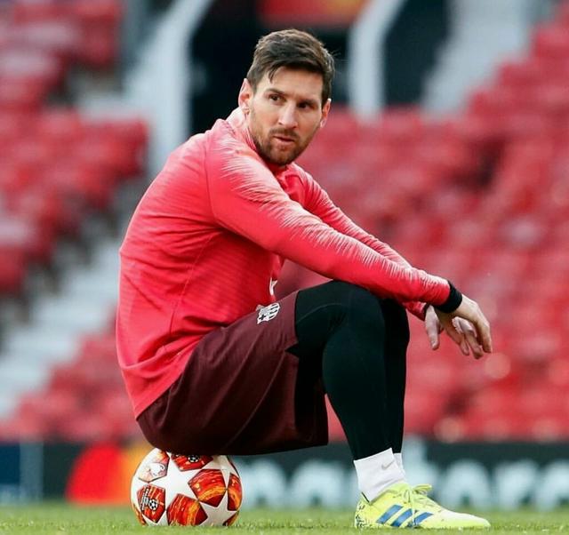 天生赢家，魔术师已以不同身份斩获包括篮球、足球和棒球共18座冠军（魔术师以多重身份横跨篮足棒三界，已揽获18座冠军，堪称天生赢家）