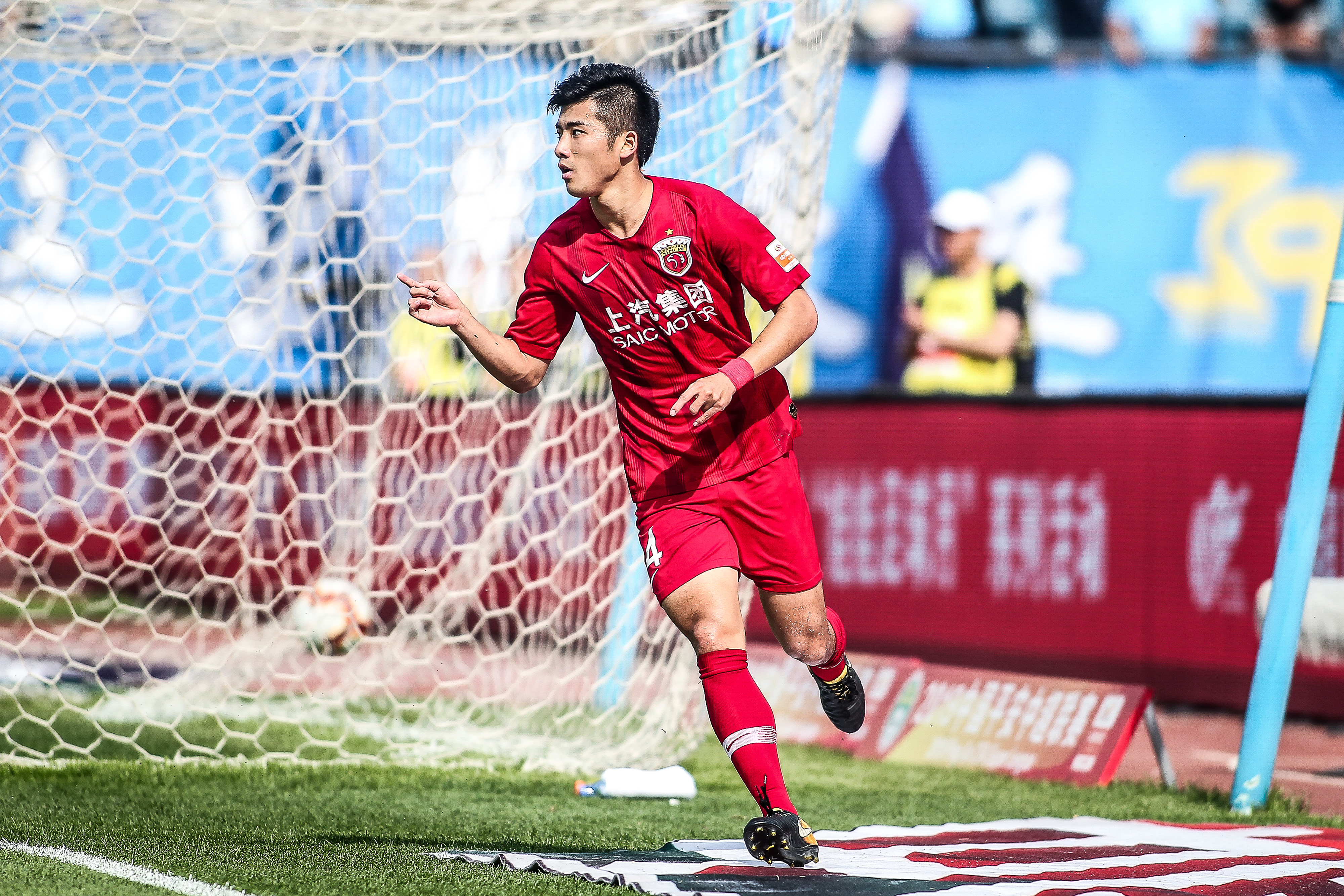 尤文客战克雷莫内塞大名单：凯夫伦-图拉姆回归（尤文出征克雷莫内塞大名单公布：凯夫伦-图拉姆复出）