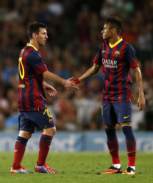 共和报：米兰正加速推进签回蒂亚戈-席尔瓦的交易