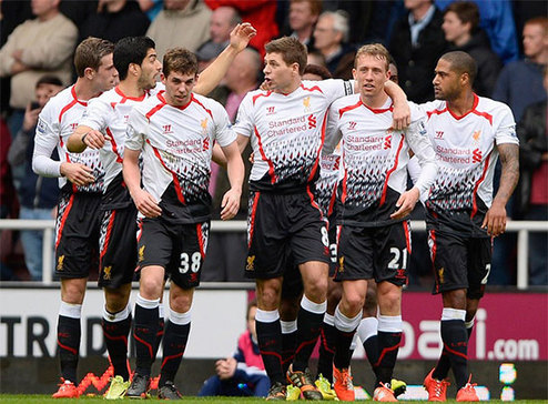 无萨拉赫！利物浦晒对阵布莱顿海报：范戴克等5人出镜（萨拉赫缺席！利物浦发布战布莱顿海报：范戴克等5人亮相）