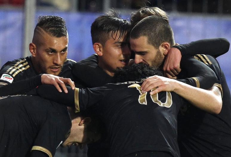 紧急！皇马0-2惨败引发高层震怒，阿隆索命悬一线，曼城大战或成生死战（突发：皇马两球落败惹恼高层，阿隆索帅位告急，对阵曼城恐成生死局）