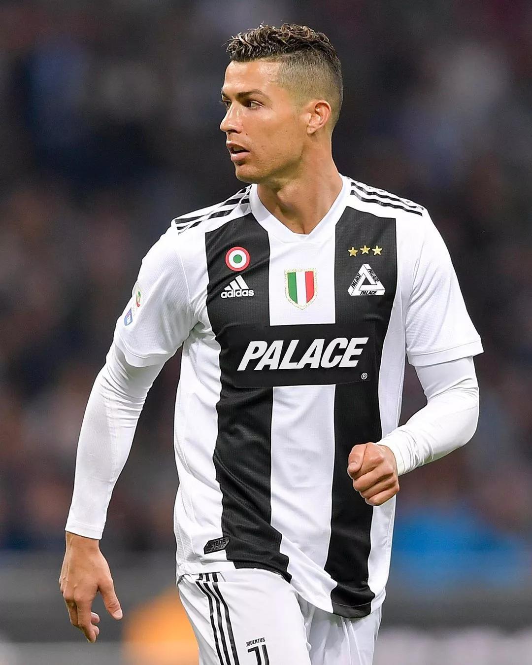 霍伊伦：我喜欢压迫和背对球门；进球美妙但功劳要和球队分享（霍伊伦：偏爱高位逼抢与背身拿球，进球虽美也要把功劳分给全队）