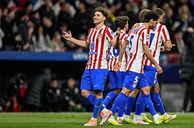 高效！约基奇16投11中砍下准三双，末节连中三分定乾坤