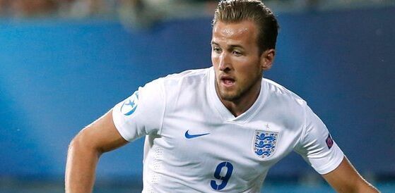 中超三连冠伴随亚冠全年不胜，海港距离“王朝”还差很远（亚冠全年未尝胜绩，中超三连冠的海港距王朝尚远）