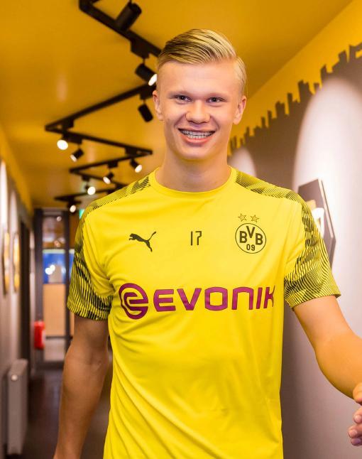 前主帅：我和埃托奥提交两份大名单，是因为当时我还没被解雇（前主帅谈两份大名单：尚未下课，所以与埃托奥同时递交）