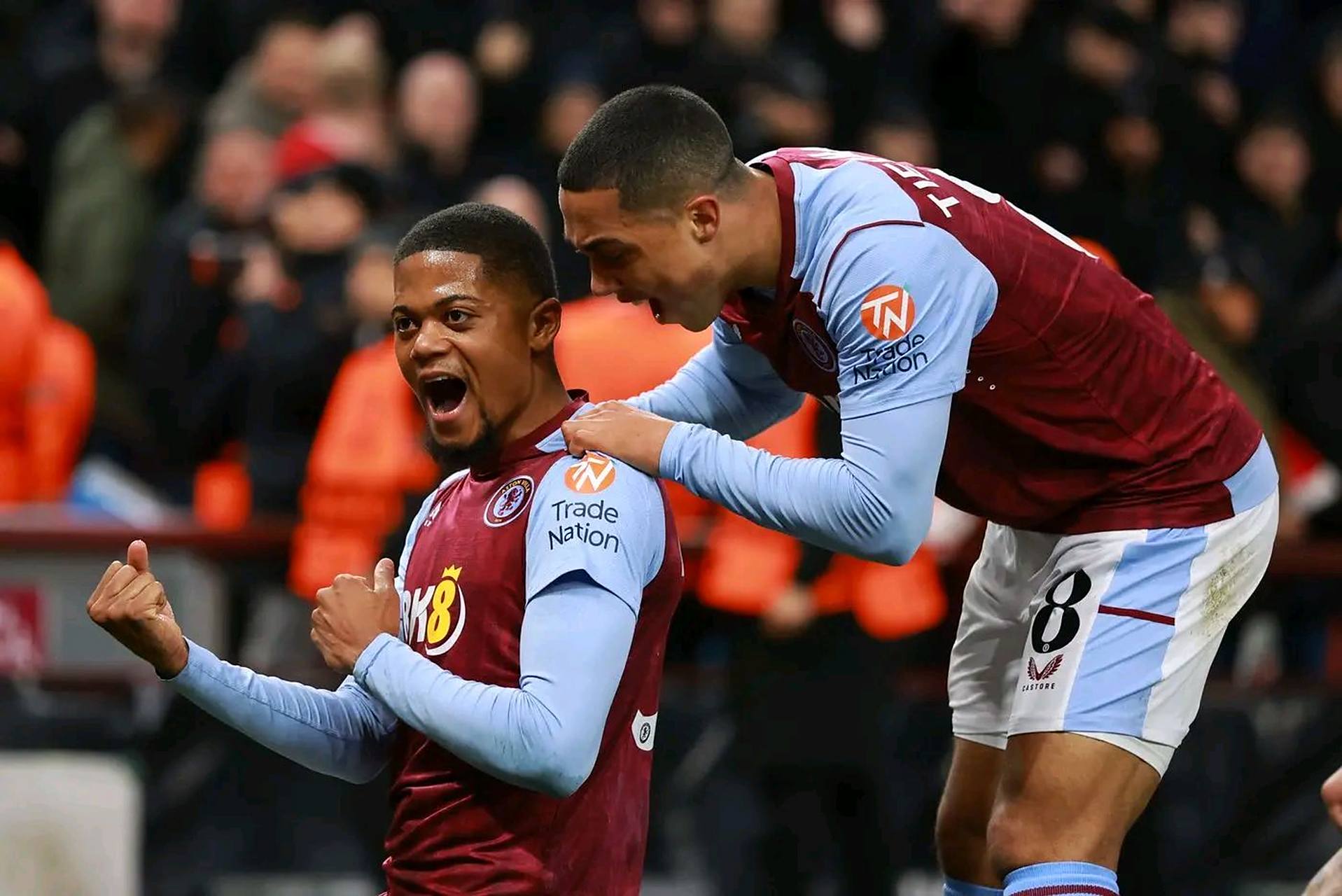 图片报：尤文和费内巴切想冬窗签磁卡，但球员不考虑提前离队（图片报：尤文与费内巴切有意冬窗引进磁卡，球员暂不考虑提前离队）