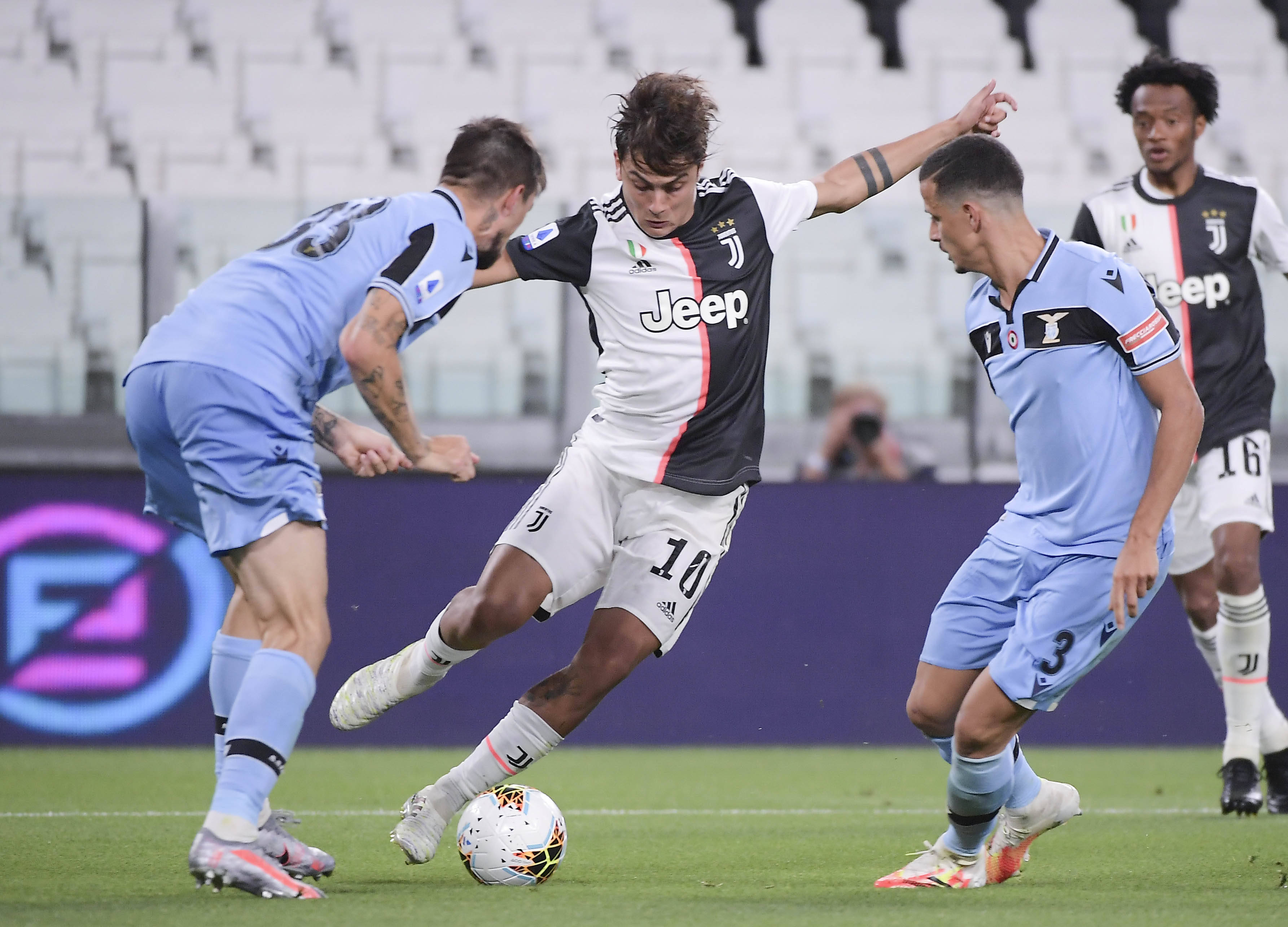 神户主帅：成都队组织严密，与J联赛的三后卫球队有相似之处（神户主帅：成都队纪律严整，风格与J联赛三后卫球队相近）