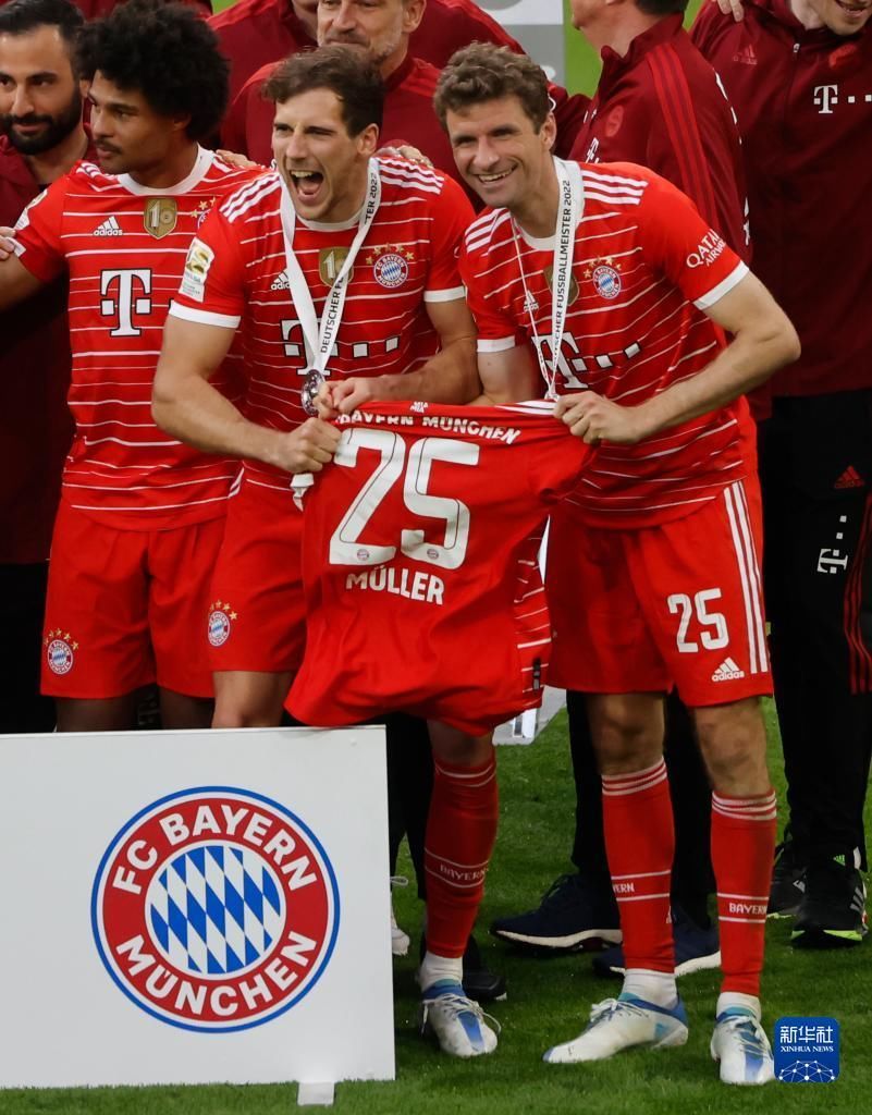 跟队：热那亚正在谈佩林，尤文询问利瓦科维奇的情况（随队记者：热那亚洽谈佩林，尤文打听利瓦科维奇情况）