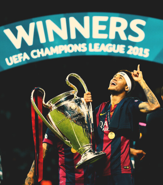 马卡：因负面争议，博阿滕在巴萨进行教练课程时遭球迷批评（马卡：博阿滕在巴萨上教练课期间因负面风波遭球迷指责）