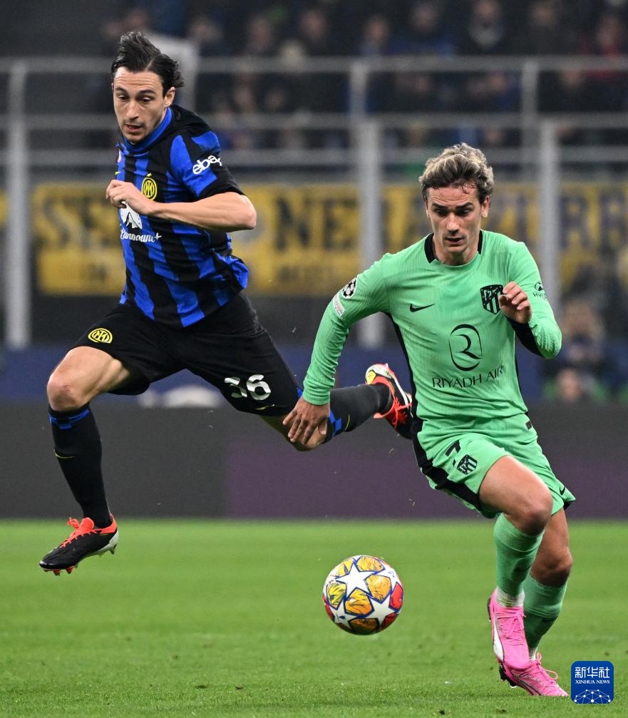 阿斯：阿隆索未收到最后通牒但知道要变；皇马没考虑再聘齐祖（阿斯报：阿隆索未接最后通牒但明白需调整；皇马未考虑再聘齐达内）