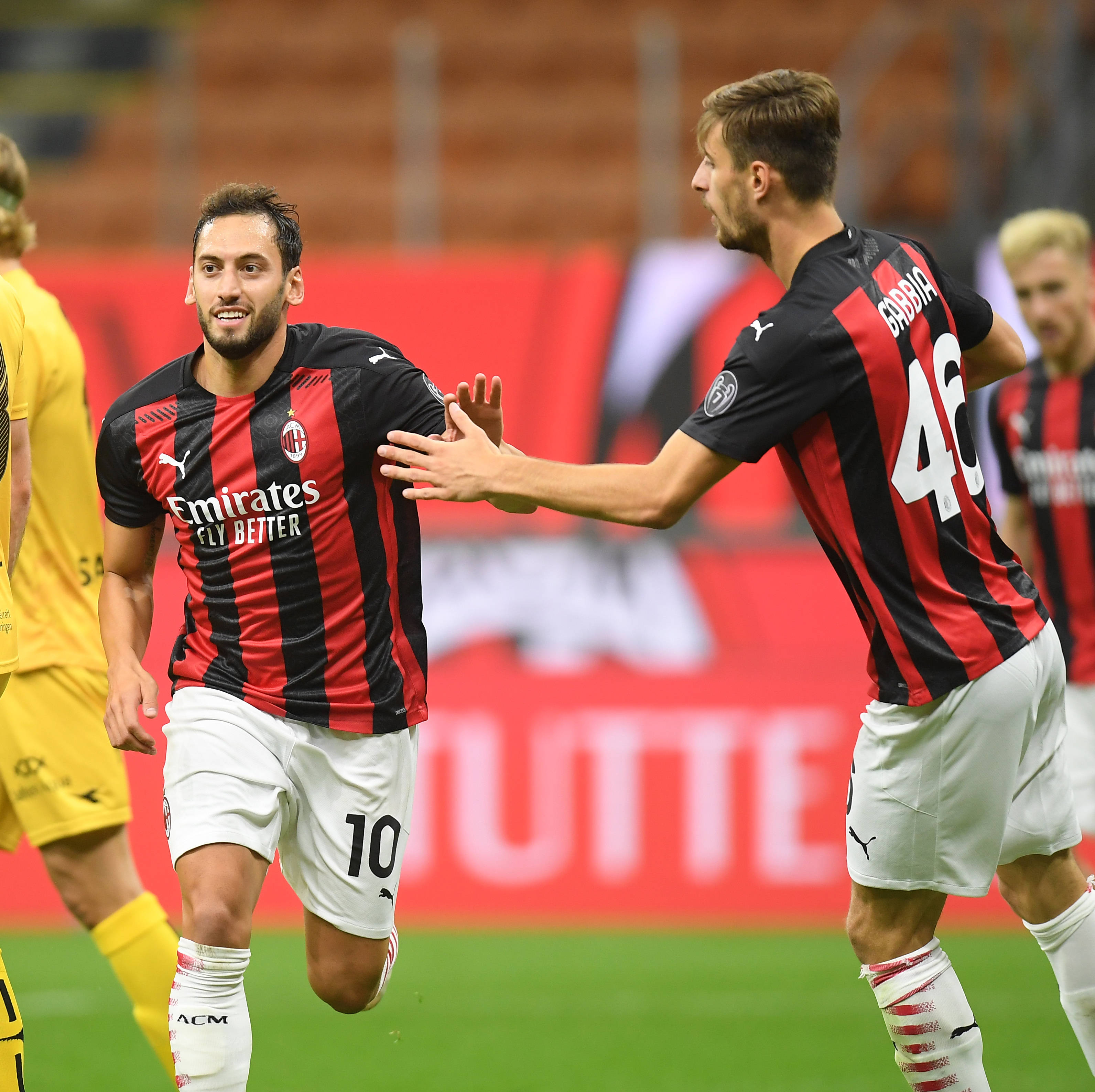 若莱万今晚进球，布鲁日将成为他欧冠中打入进球的第39个对手（莱万若今夜破门，布鲁日将成其欧冠生涯第39个破门对手）